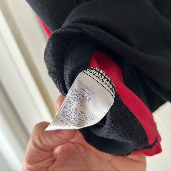 Sold x list Tommy Hilfiger Vintage Y2K Women's Black and Red V-Neck Top  XL - Picture 5 of 5